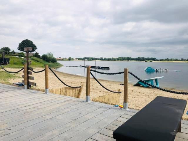 Ferienhaus Luxchalet #Vaju Lathum# Am See, Strand, Pool, Nationalpark Экстерьер фото